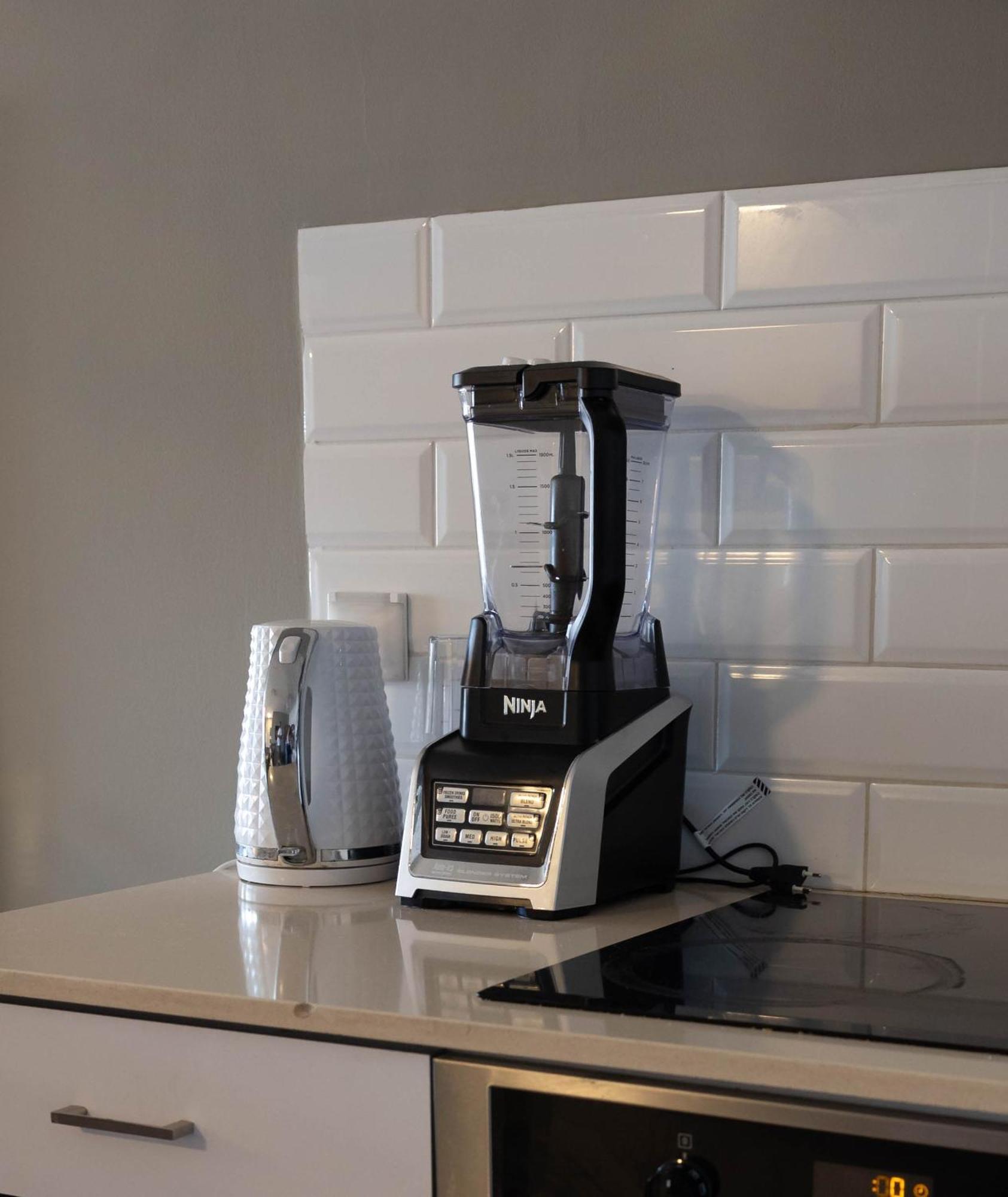 Fisharent Luxury Royal Park Suites Eilat Buitenkant foto